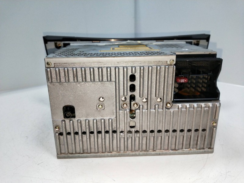 Recambio de sistema audio / radio cd para mercedes clase e (w211) berlina referencia OEM IAM A211820988  