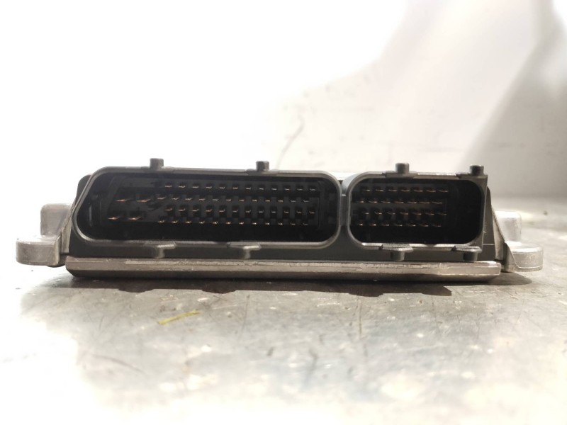 Recambio de centralita motor uce para volkswagen passat berlina (3b2) trendline syncro / 4motion referencia OEM IAM 0281001720 0
