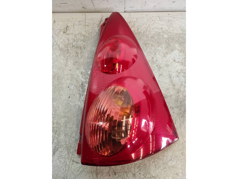 Recambio de piloto trasero derecho para peugeot 107 urban referencia OEM IAM 815500H040  