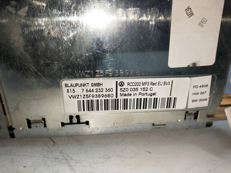 Recambio de sistema audio / radio cd para volkswagen fox (5z1) básico referencia OEM IAM 5Z0035152C  