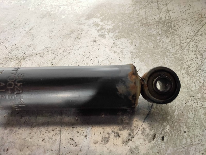 Recambio de amortiguador trasero derecho para suzuki jimny sn (fj) hard top referencia OEM IAM 4170081A01  