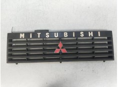 Recambio de rejilla delantera para mitsubishi montero (l040) 2500 td (4-ptas.) referencia OEM IAM   