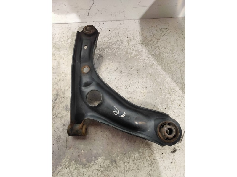 Recambio de brazo suspension inferior delantero izquierdo para peugeot 107 urban referencia OEM IAM   