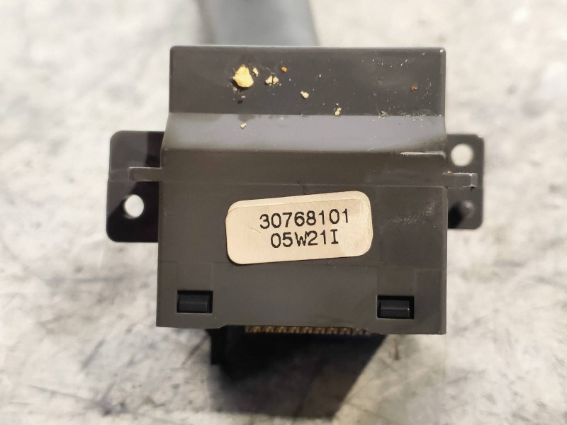 Recambio de mando limpia para volvo xc70 2.4 diesel cat referencia OEM IAM 30768101  