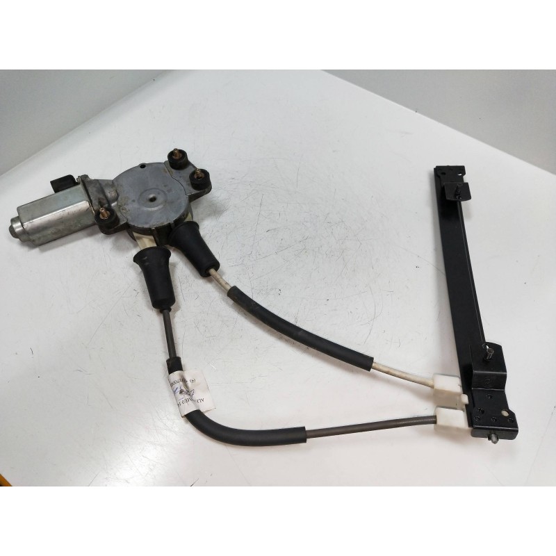 Recambio de elevalunas trasero izquierdo para alfa romeo 147 (190) 1.9 jtd cat referencia OEM IAM 467397950  5P