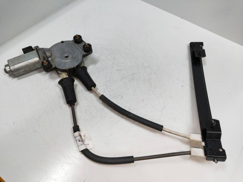 Recambio de elevalunas trasero izquierdo para alfa romeo 147 (190) 1.9 jtd cat referencia OEM IAM 467397950  5P