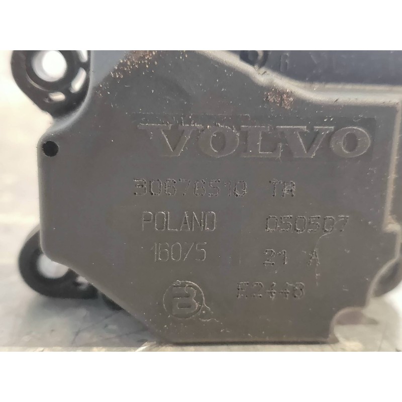 Recambio de motor apertura trampillas climatizador para volvo xc70 2.4 diesel cat referencia OEM IAM 30676511  