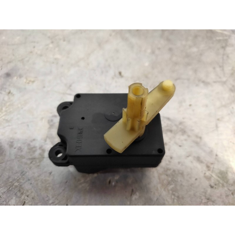 Recambio de motor apertura trampillas climatizador para volvo xc70 2.4 diesel cat referencia OEM IAM 30676511  