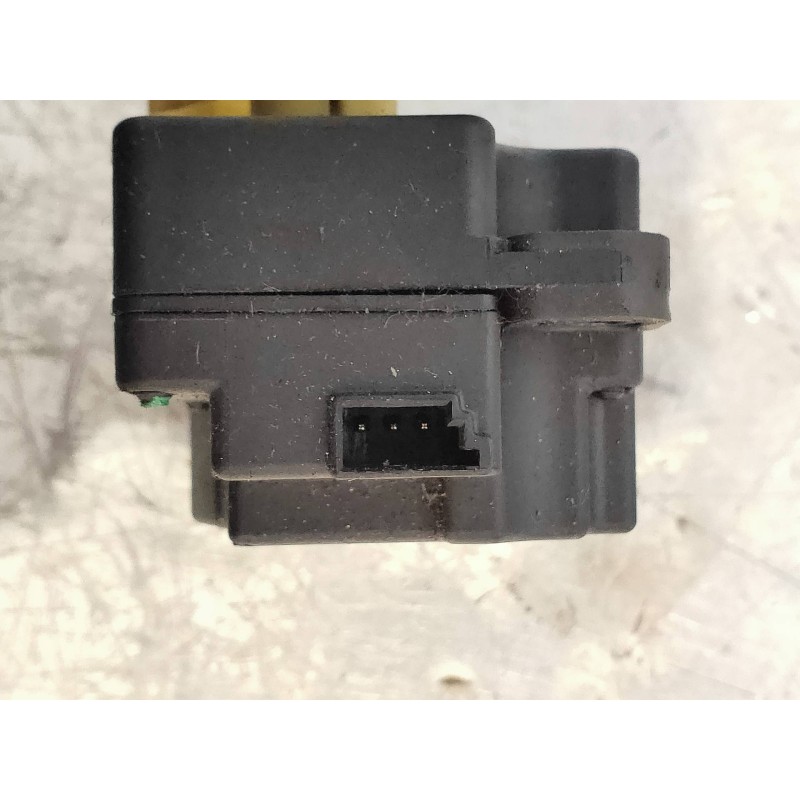 Recambio de motor apertura trampillas climatizador para volvo xc70 2.4 diesel cat referencia OEM IAM 30676511  