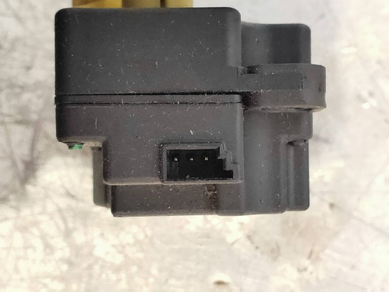 Recambio de motor apertura trampillas climatizador para volvo xc70 2.4 diesel cat referencia OEM IAM 30676511  