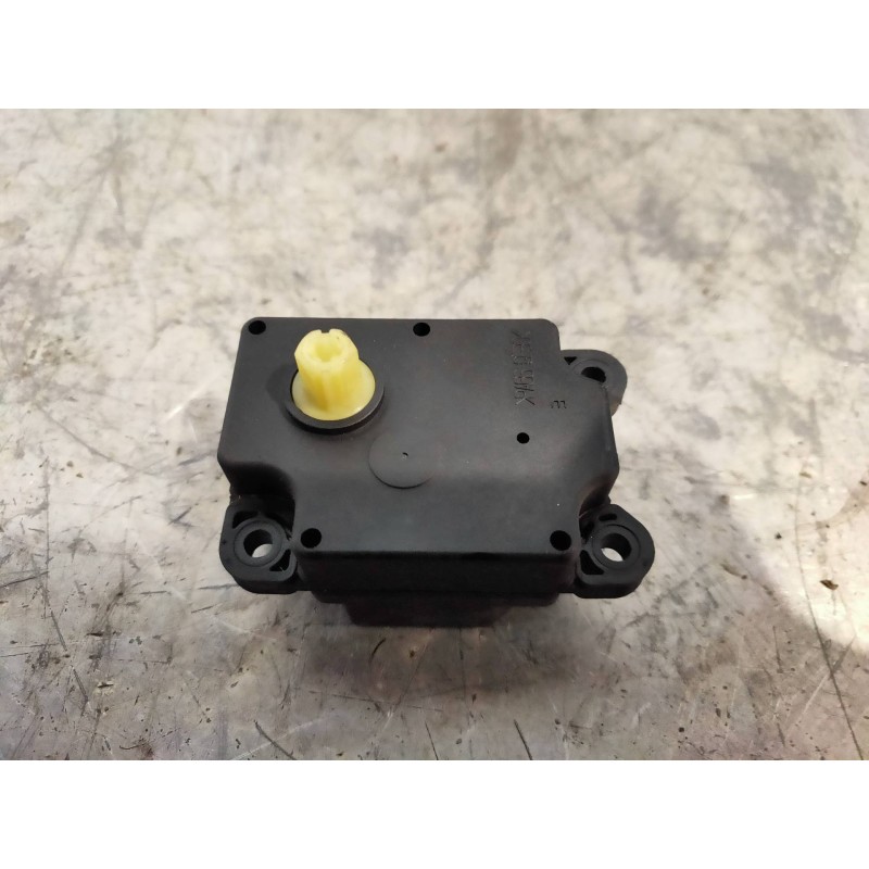 Recambio de motor apertura trampillas climatizador para volvo xc70 2.4 diesel cat referencia OEM IAM 30676511  