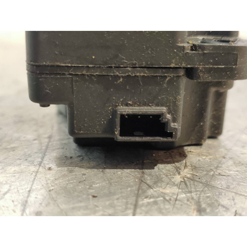 Recambio de motor apertura trampillas climatizador para volvo xc70 2.4 diesel cat referencia OEM IAM 30676511  