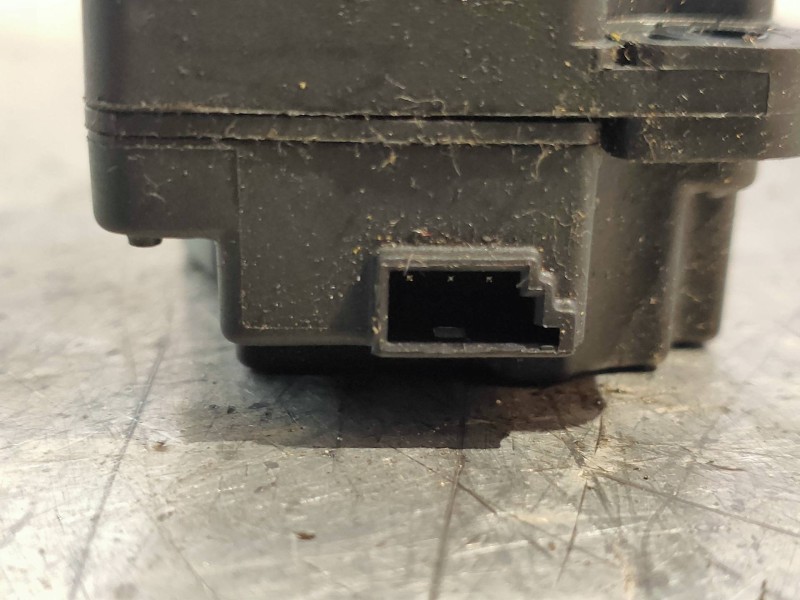 Recambio de motor apertura trampillas climatizador para volvo xc70 2.4 diesel cat referencia OEM IAM 30676511  