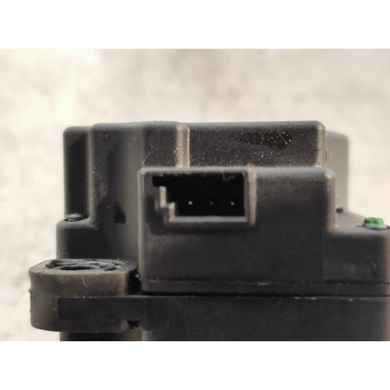 Recambio de motor apertura trampillas climatizador para volvo xc70 2.4 diesel cat referencia OEM IAM 30676511  