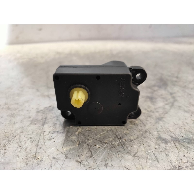 Recambio de motor apertura trampillas climatizador para volvo xc70 2.4 diesel cat referencia OEM IAM 30676511  