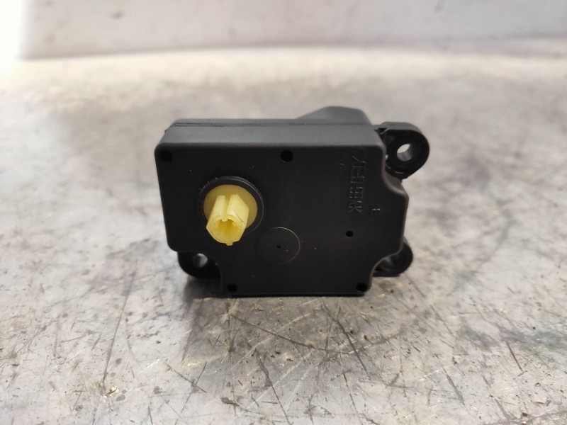 Recambio de motor apertura trampillas climatizador para volvo xc70 2.4 diesel cat referencia OEM IAM 30676511  