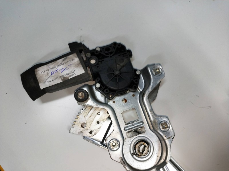 Recambio de elevalunas delantero derecho para alfa romeo 166 2.4 jtd referencia OEM IAM 400459A  4P