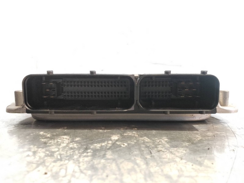 Recambio de centralita motor uce para seat leon (1m1) signo referencia OEM IAM 0281010228 038906012BS 28SA4211 BOSCH