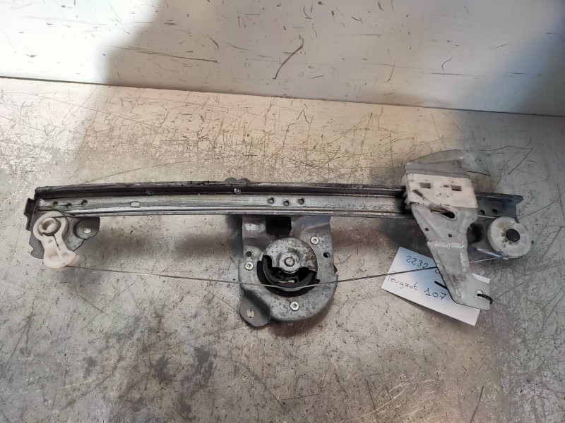 Recambio de elevalunas delantero derecho para peugeot 107 urban referencia OEM IAM 400842C 010909 181036 3P