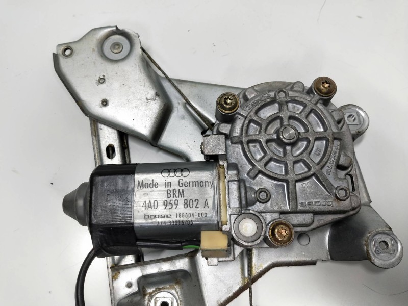 Recambio de elevalunas trasero derecho para audi 100 berlina (c4) 2.3 referencia OEM IAM 4A0959802A  4P