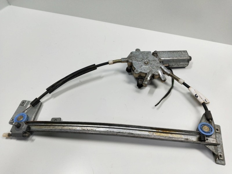 Recambio de elevalunas trasero derecho para audi 100 berlina (443) referencia OEM IAM   4P Recambio de elevalunas trasero derecho para audi 100 berlina (443) referencia OEM IAM   4P