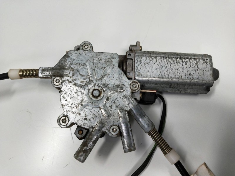 Recambio de elevalunas trasero derecho para audi 100 berlina (443) referencia OEM IAM   4P Recambio de elevalunas trasero derecho para audi 100 berlina (443) referencia OEM IAM   4P