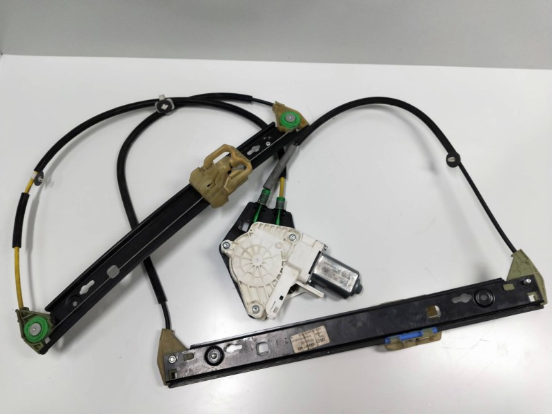 Recambio de elevalunas delantero derecho para audi a1 (8x) 1.6 tdi referencia OEM IAM 8K0959802C 1101A62113110 3P