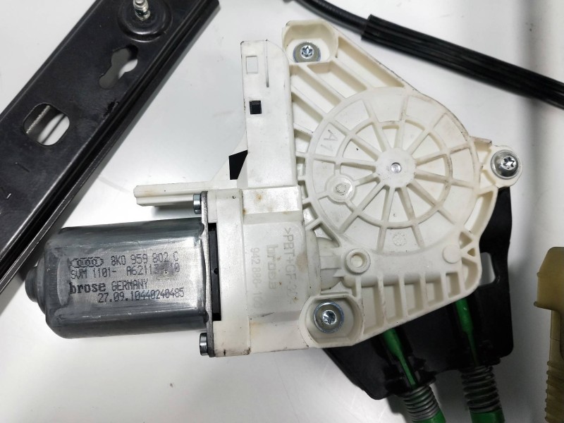 Recambio de elevalunas delantero derecho para audi a1 (8x) 1.6 tdi referencia OEM IAM 8K0959802C 1101A62113110 3P