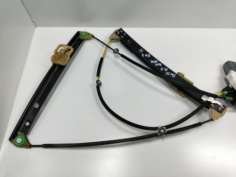 Recambio de elevalunas delantero derecho para audi a1 (8x) referencia OEM IAM 8K0959802C 1101A62113110 3P Recambio de elevalunas delantero derecho para audi a1 (8x) referencia OEM IAM 8K0959802C 1101A62113110 3P