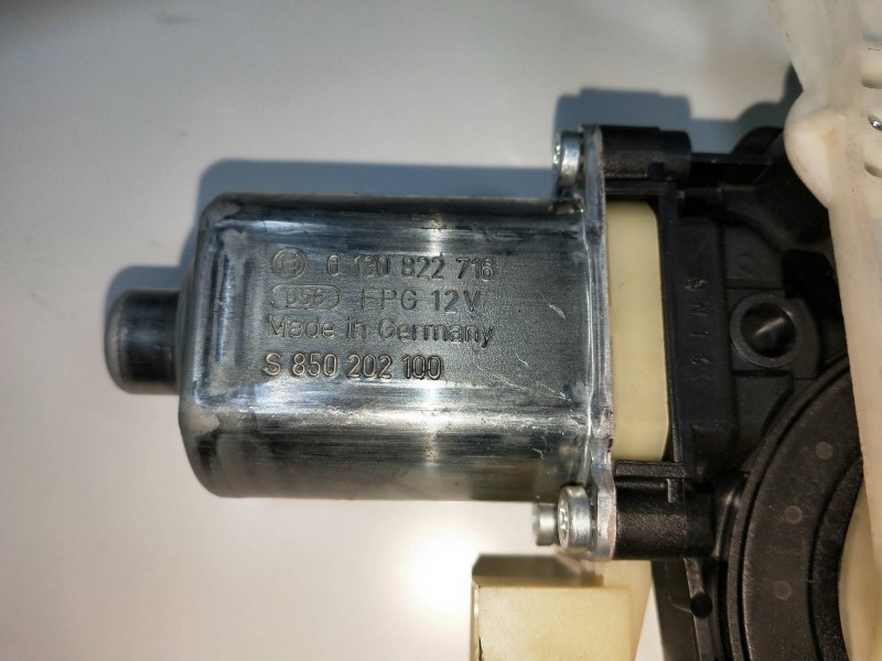 Recambio de elevalunas delantero izquierdo para audi a3 (8v) 1.6 tdi referencia OEM IAM 850202100 8V4837461 4P