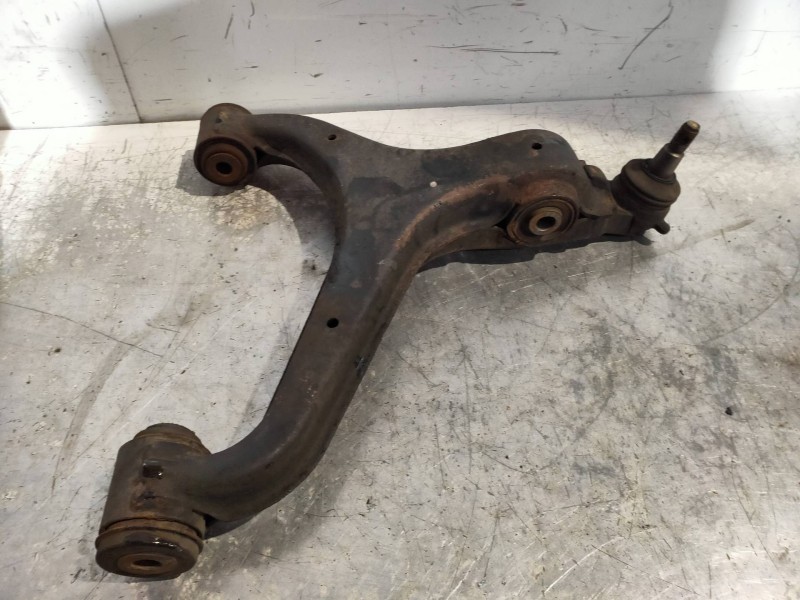 Recambio de brazo suspension inferior delantero derecho para ssangyong rexton rx 270 plus / 270 xdi plus referencia OEM IAM   