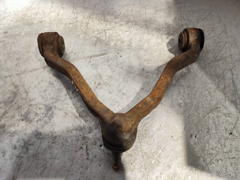 Recambio de brazo suspension superior delantero derecho para ssangyong rexton rx 270 plus / 270 xdi plus referencia OEM IAM   