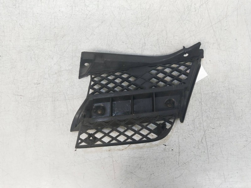 Recambio de rejilla delantera para mitsubishi outlander (cu0w) 2.0 4wd referencia OEM IAM   