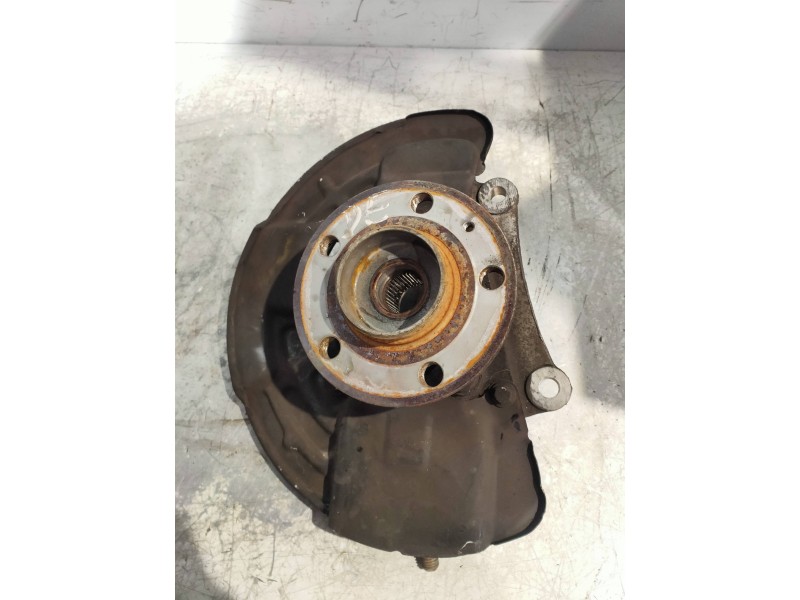 Recambio de mangueta delantera derecha para volvo xc70 2.4 diesel cat referencia OEM IAM 30714274  