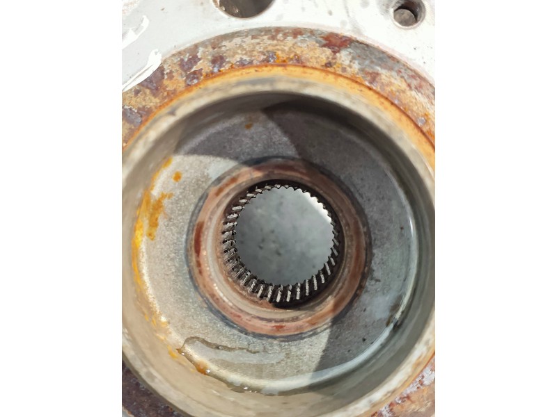 Recambio de mangueta delantera derecha para volvo xc70 2.4 diesel cat referencia OEM IAM 30714274  