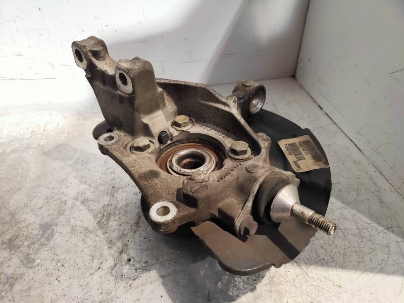 Recambio de mangueta delantera derecha para volvo xc70 2.4 diesel cat referencia OEM IAM 30714274  