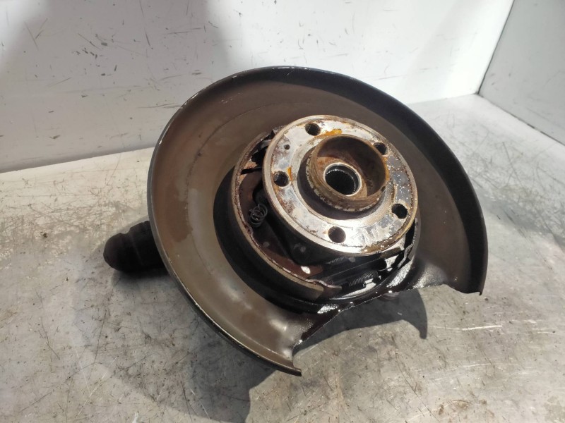 Recambio de mangueta trasera izquierda para volvo xc70 2.4 diesel cat referencia OEM IAM 30714258  