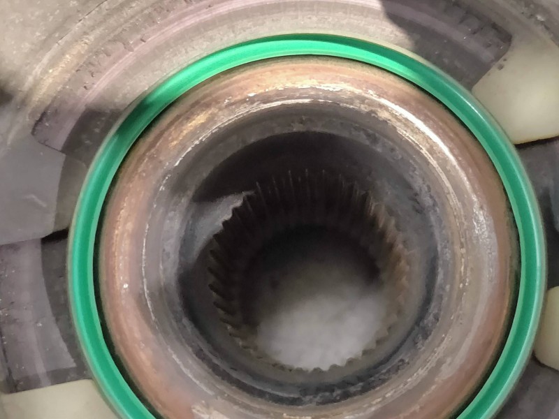 Recambio de mangueta trasera izquierda para volvo xc70 2.4 diesel cat referencia OEM IAM 30714258  