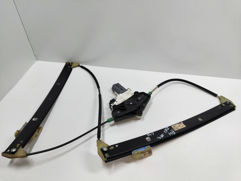 Recambio de elevalunas delantero derecho para audi a4 ber. (b8) referencia OEM IAM 8K0959802 8K0837462 4P Recambio de elevalunas delantero derecho para audi a4 ber. (b8) referencia OEM IAM 8K0959802 8K0837462 4P