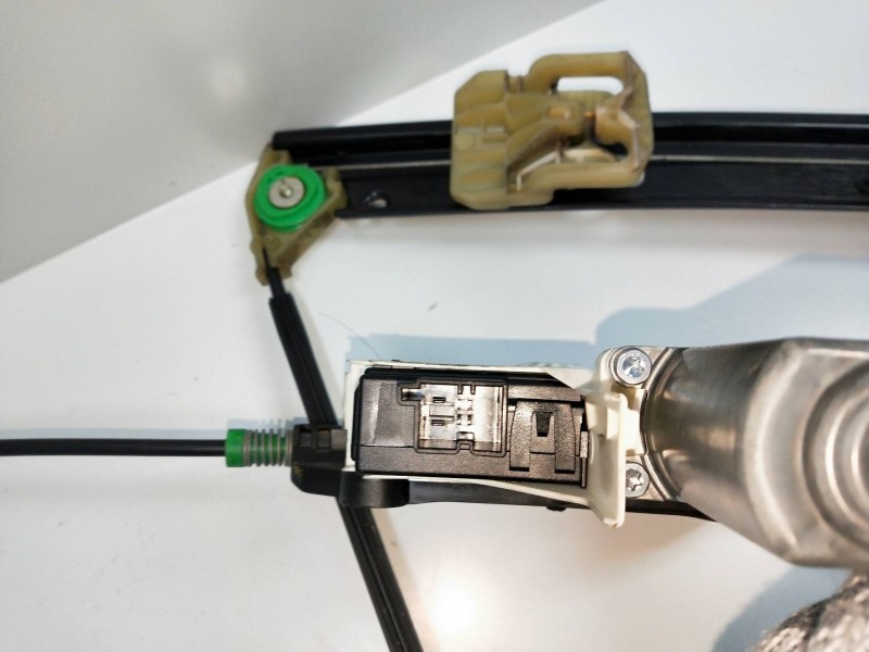 Recambio de elevalunas delantero derecho para audi a4 ber. (b8) referencia OEM IAM 8K0959802 8K0837462 4P Recambio de elevalunas delantero derecho para audi a4 ber. (b8) referencia OEM IAM 8K0959802 8K0837462 4P