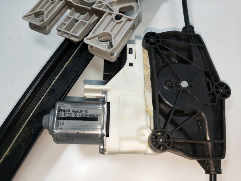 Recambio de elevalunas trasero izquierdo para audi a4 ber. (b8) referencia OEM IAM 8K0959811 8K08395461A 4P Recambio de elevalunas trasero izquierdo para audi a4 ber. (b8) referencia OEM IAM 8K0959811 8K08395461A 4P
