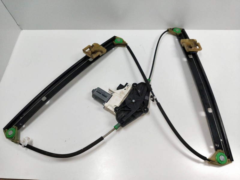 Recambio de elevalunas delantero izquierdo para audi a4 ber. (b8) referencia OEM IAM 8K0959801  4P Recambio de elevalunas delantero izquierdo para audi a4 ber. (b8) referencia OEM IAM 8K0959801  4P