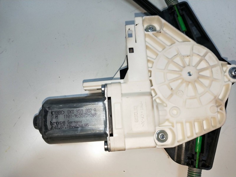 Recambio de elevalunas delantero derecho para audi a4 ber. (b8) referencia OEM IAM 8K0959802A 8K0837462 5P Recambio de elevalunas delantero derecho para audi a4 ber. (b8) referencia OEM IAM 8K0959802A 8K0837462 5P