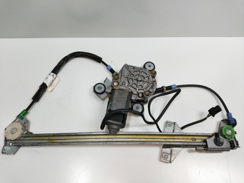 Recambio de elevalunas delantero derecho para audi a8 (d2) referencia OEM IAM    Recambio de elevalunas delantero derecho para audi a8 (d2) referencia OEM IAM