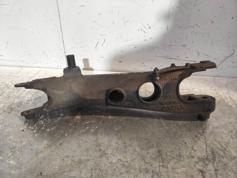 Recambio de brazo suspension superior trasero izquierdo para volvo xc70 2.4 diesel cat referencia OEM IAM 30647013  