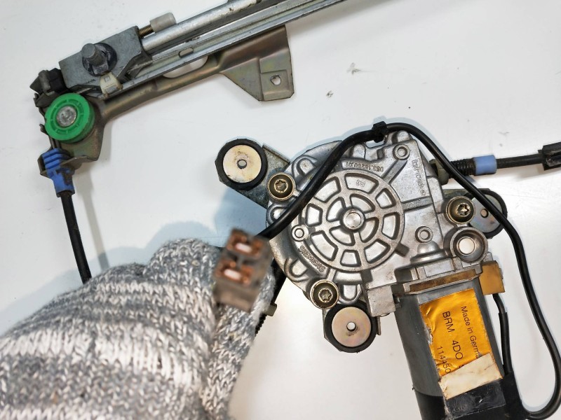 Recambio de elevalunas trasero derecho para audi a8 (d2) referencia OEM IAM 4D959802  4P