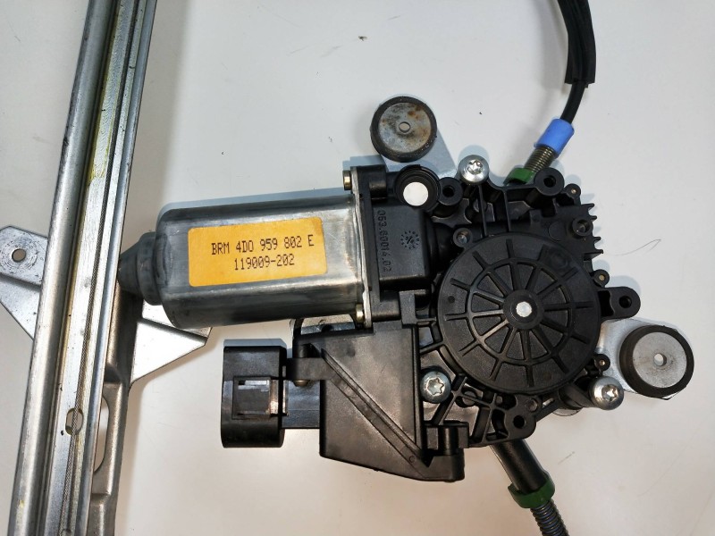 Recambio de elevalunas delantero derecho para audi a8 (d2) referencia OEM IAM 4D0959802E  4P Recambio de elevalunas delantero derecho para audi a8 (d2) referencia OEM IAM 4D0959802E  4P