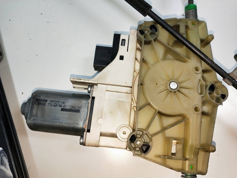 Recambio de elevalunas trasero izquierdo para audi q7 (4l) referencia OEM IAM 4L0959801B 4L0839461A 