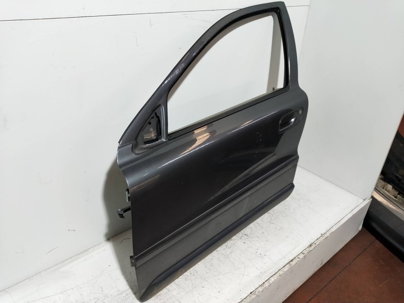 Recambio de puerta delantera izquierda para volvo xc70 2.4 diesel cat referencia OEM IAM  5P 