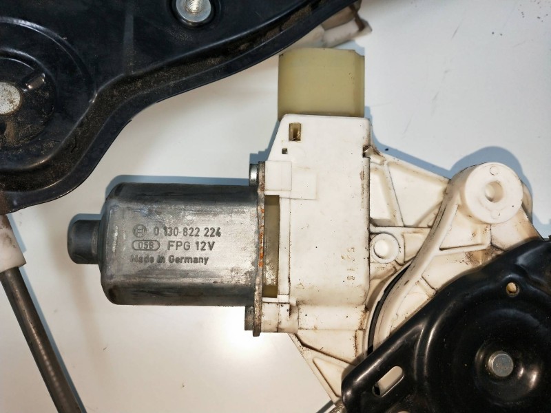 Recambio de elevalunas delantero izquierdo para bmw serie 1 berlina (e81/e87) 120d referencia OEM IAM 0130822224 7067795S 5P